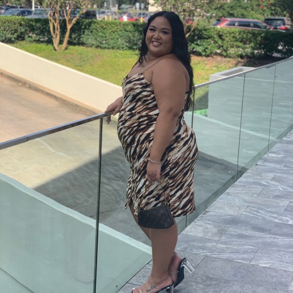 Strappy plus size wrap dress - Picture 3 of 3